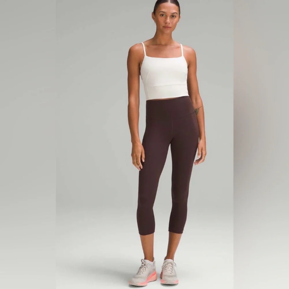 Lululemon Wunder Train High-Rise
Crop 21"
Espresso

- Like New - Picture 2 of 9